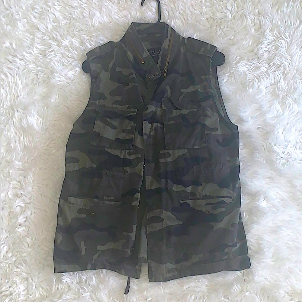 Chic Camo Vest